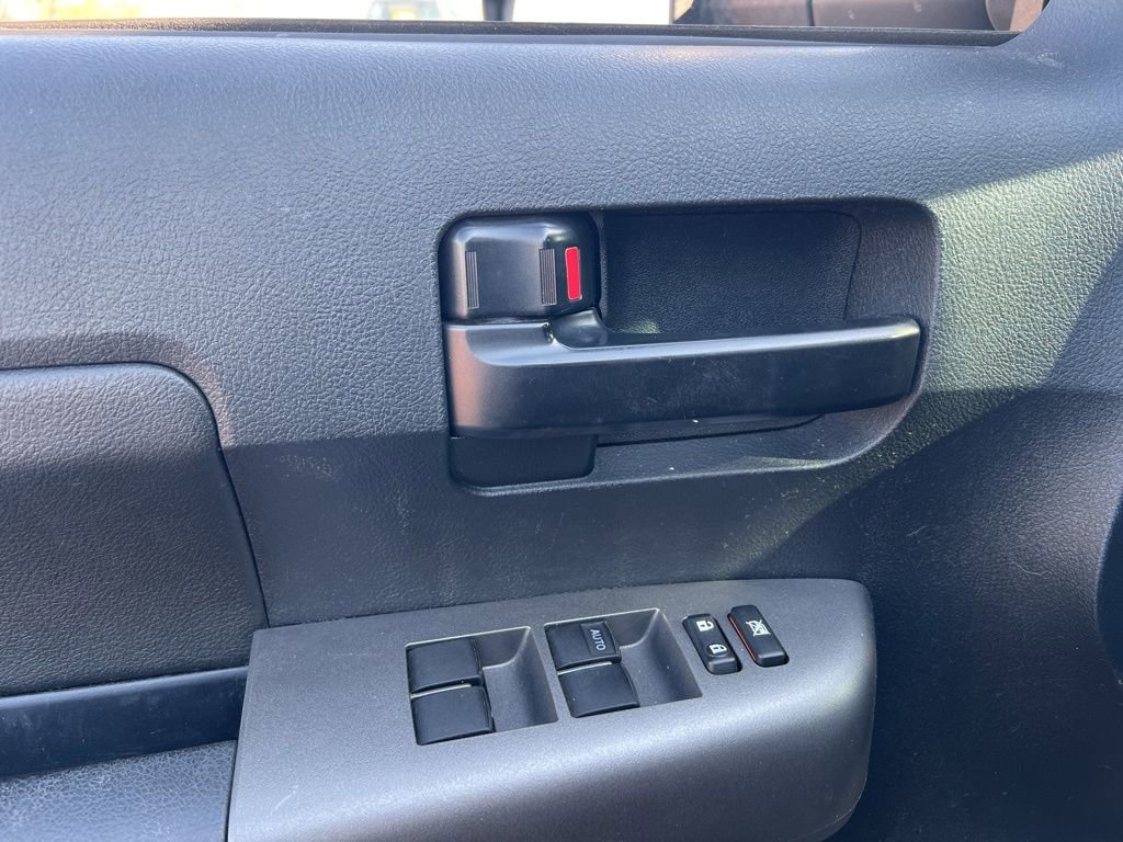 Used 2012 Toyota Tundra 4x4 CrewMax image 10