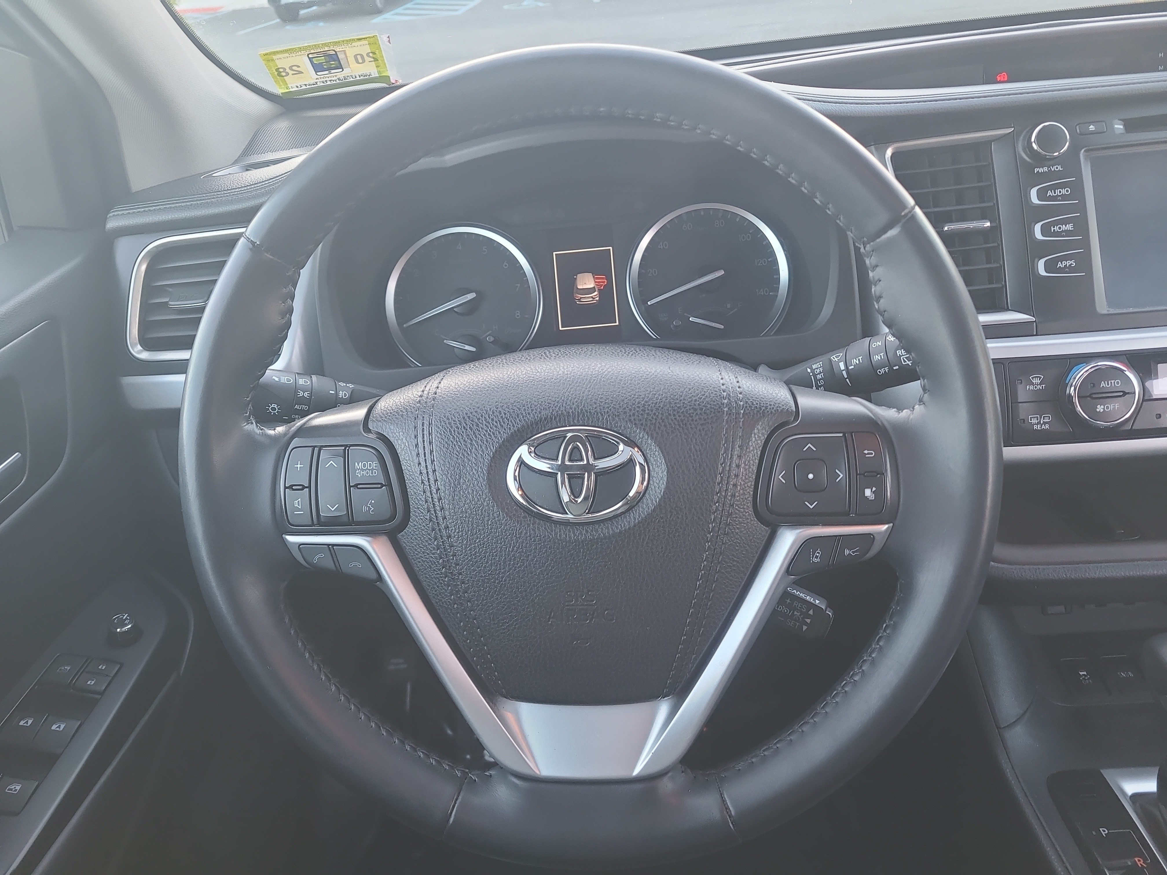 Used 2019 Toyota Highlander XLE AWD/4WD image 22