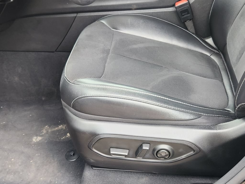 Used 2024 Jeep Grand Cherokee L Altitude AWD/4WD image 7