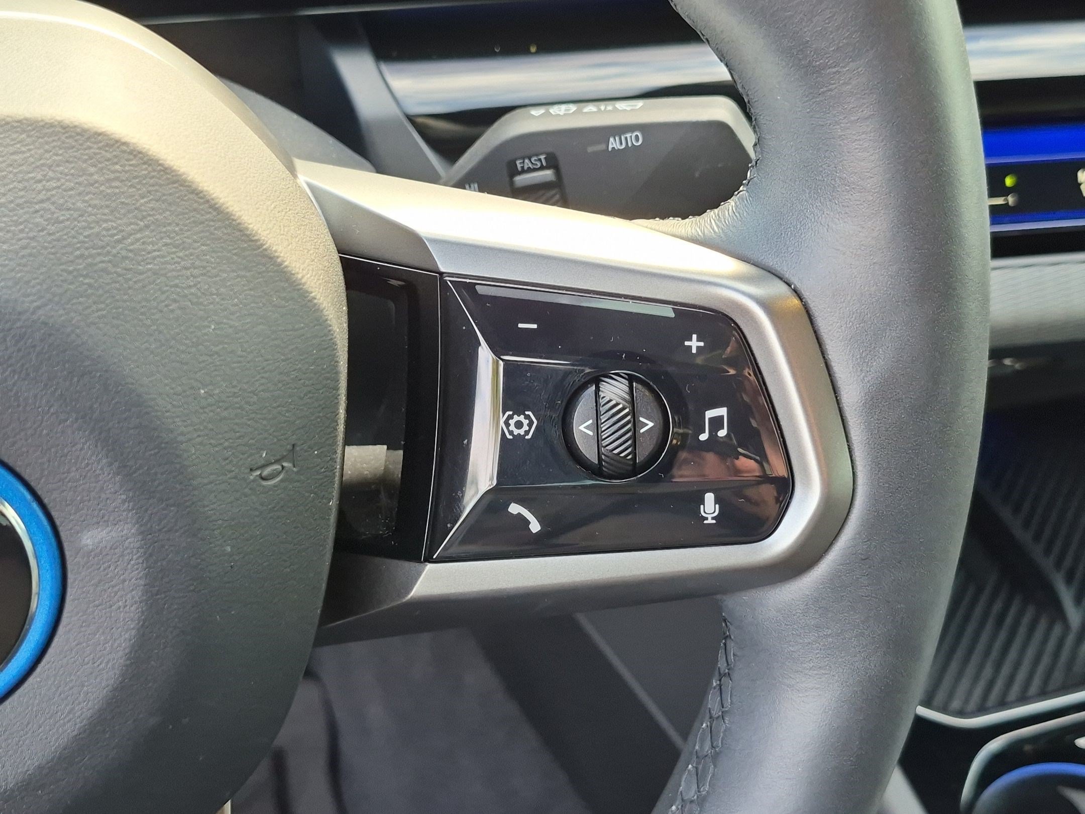 Used 2024 BMW i5 eDrive40i w/ Executive Package RWD image 19