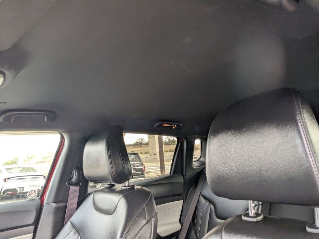 Used 2025 Jeep Compass Limited image 12