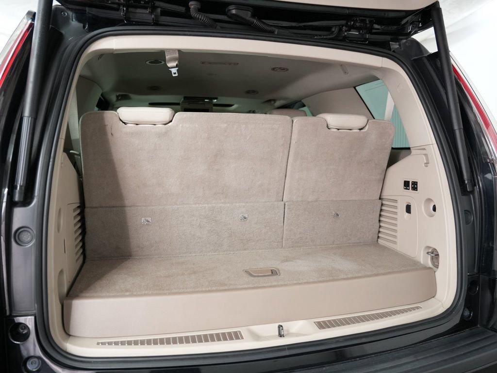 Used 2018 Cadillac Escalade Premium Luxury image 34