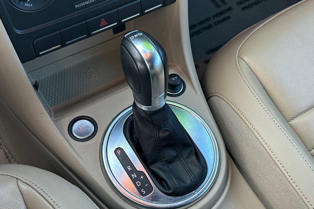 Used 2013 Volkswagen Beetle 2.0T image 19