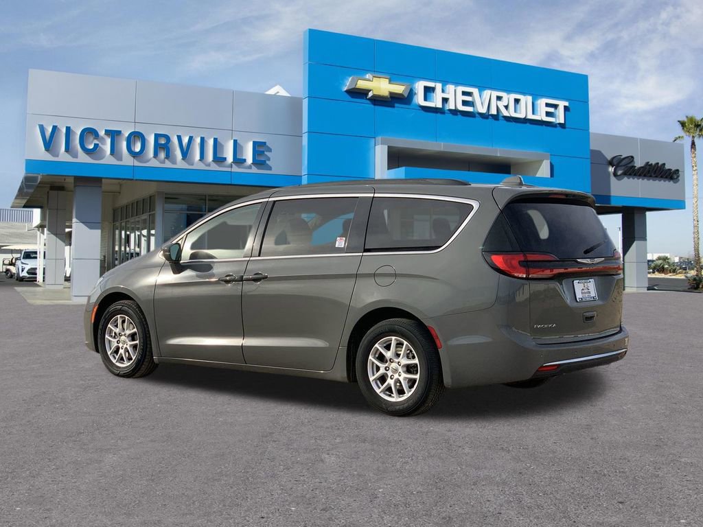 Used 2022 Chrysler Pacifica Touring-L image 6