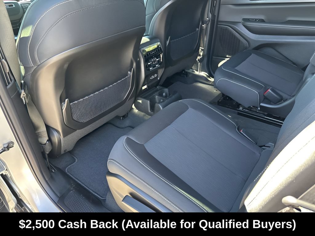New 2025 Jeep Grand Cherokee L Laredo w/ Luxury Tech Group I RWD image 24
