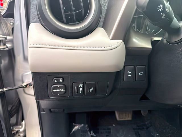 Used 2018 Toyota RAV4 XLE AWD/4WD image 19
