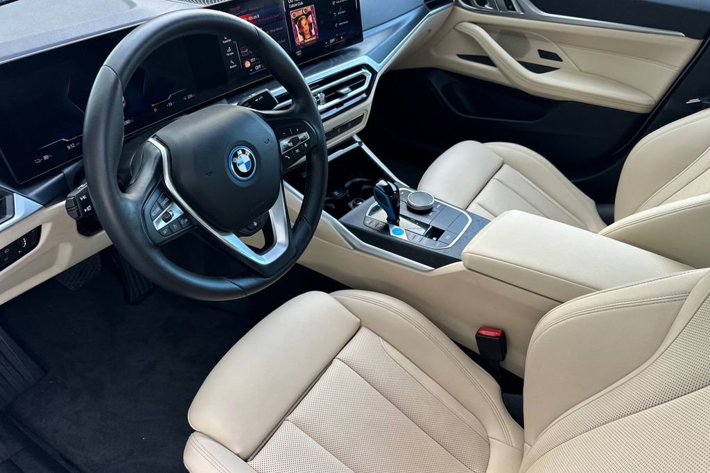 Used 2023 BMW i4 eDrive40 w/ Premium Package image 9