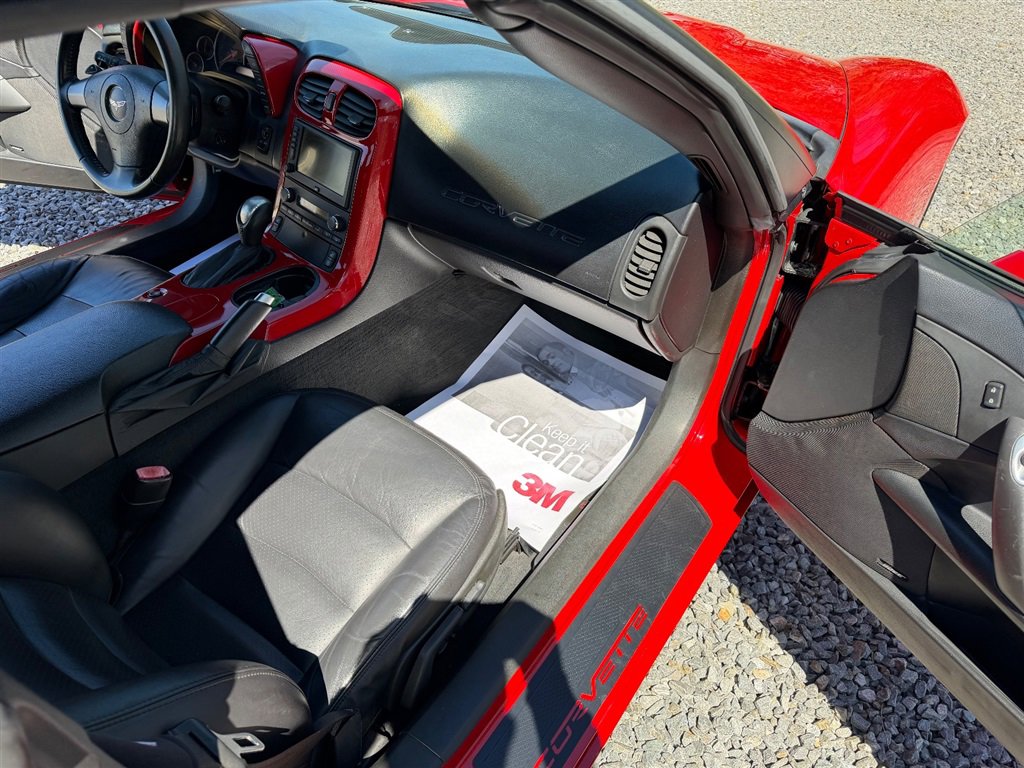 Used 2006 Chevrolet Corvette Convertible w/ Preferred Equipment Group image 12