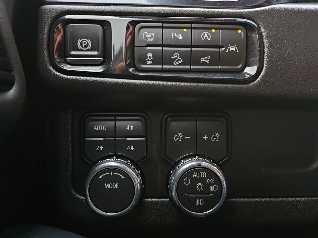 Certified 2026 GMC Yukon AT4 AWD/4WD image 40
