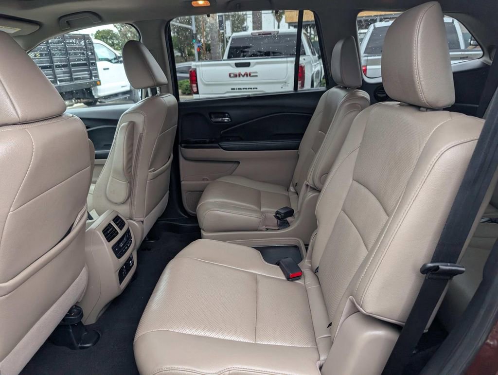 Used 2019 Honda Pilot Elite image 11