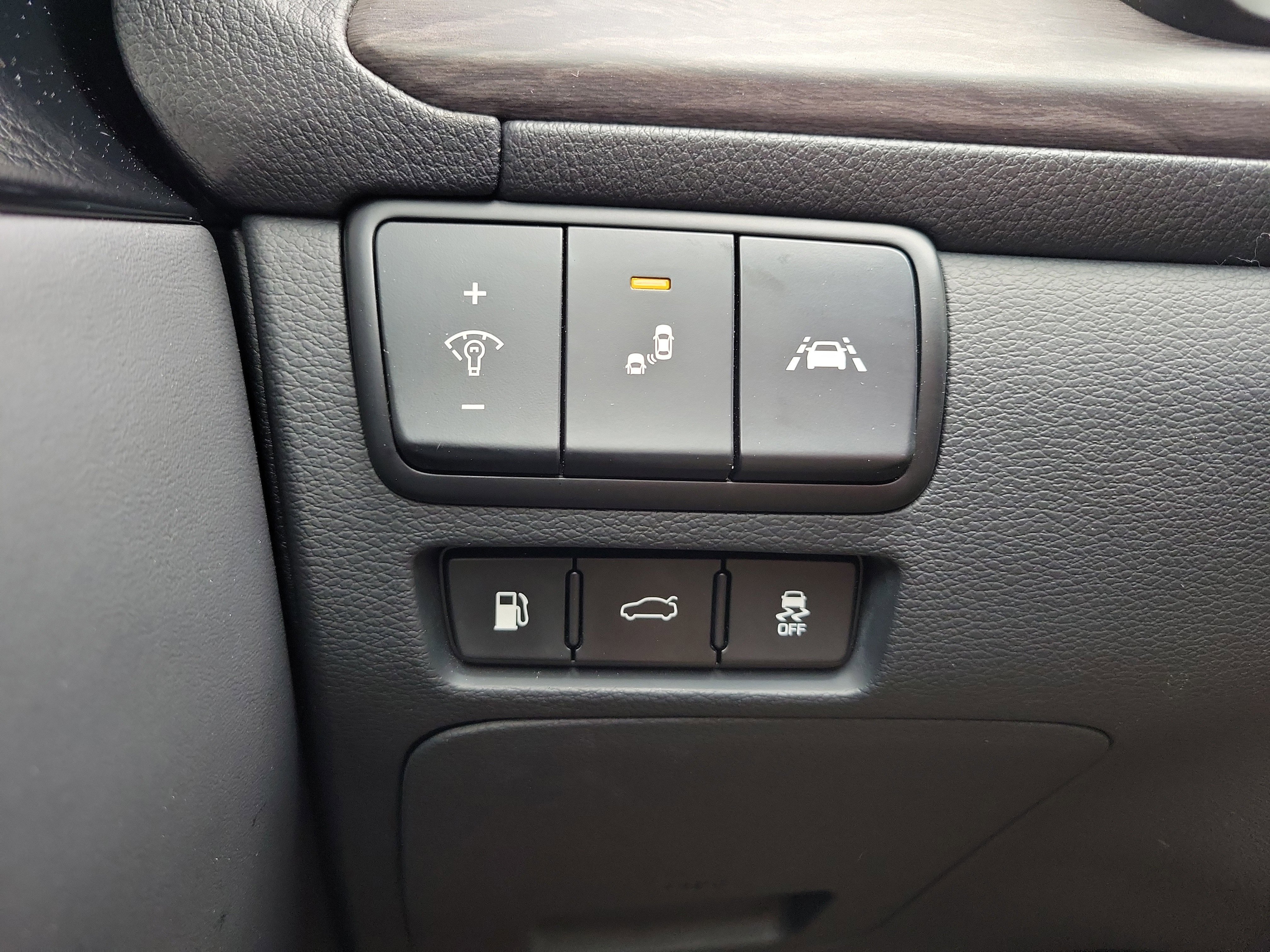 Certified 2020 Kia Cadenza Limited image 24