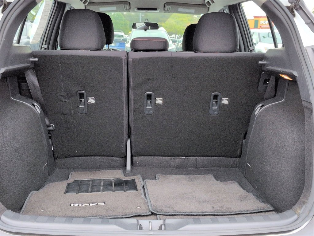 Used 2019 Nissan Kicks SR image 17