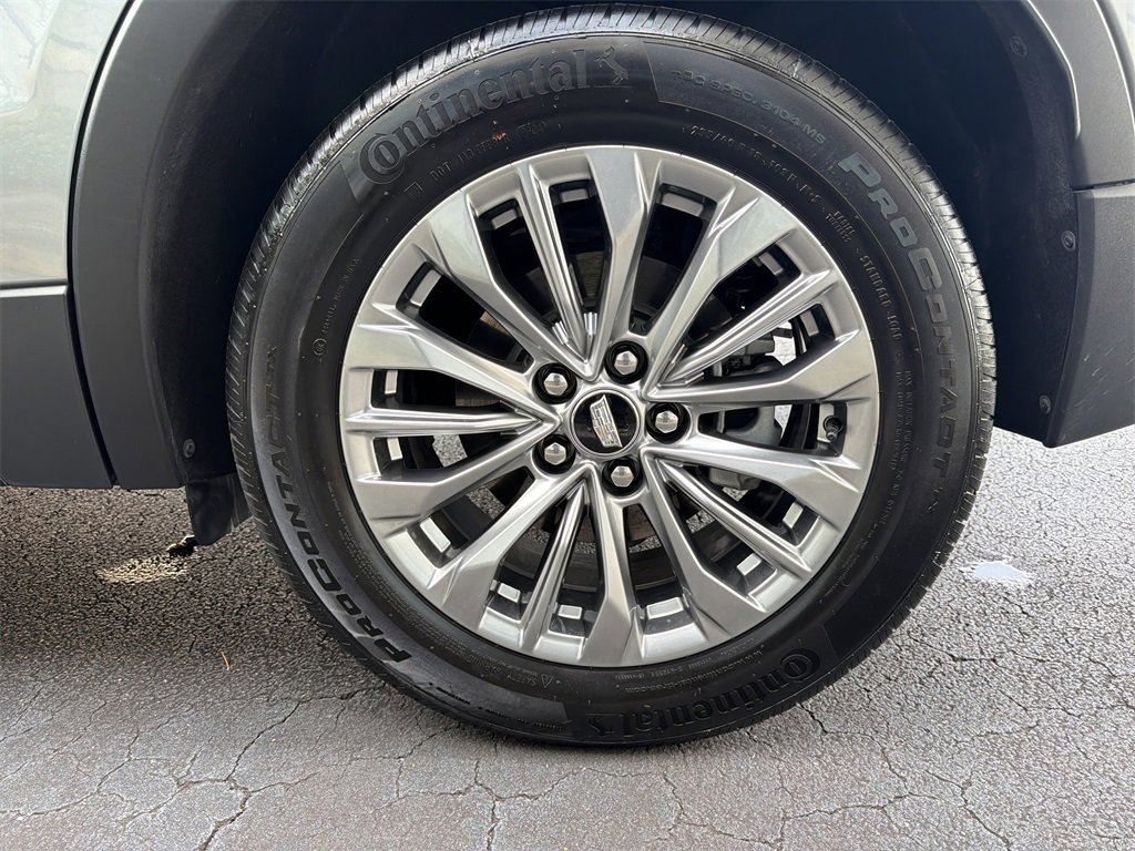 Certified 2025 Cadillac XT4 Premium Luxury image 18