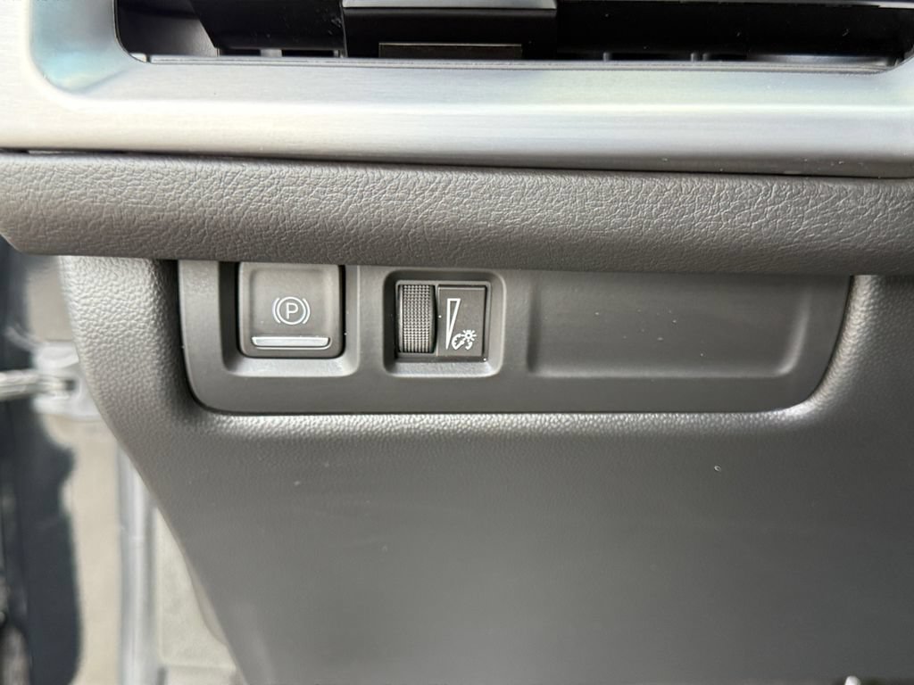 Used 2024 Cadillac XT4 Sport AWD/4WD image 26