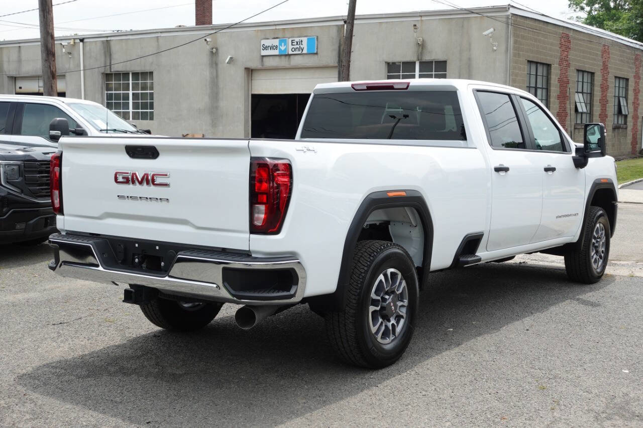 Used 2024 GMC Sierra 2500 Pro w/ Convenience Package image 3