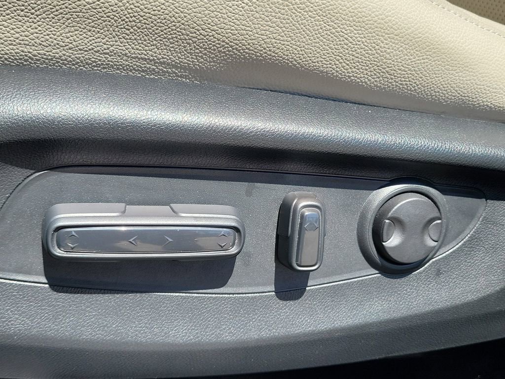 Used 2025 Honda CR-V EX image 17