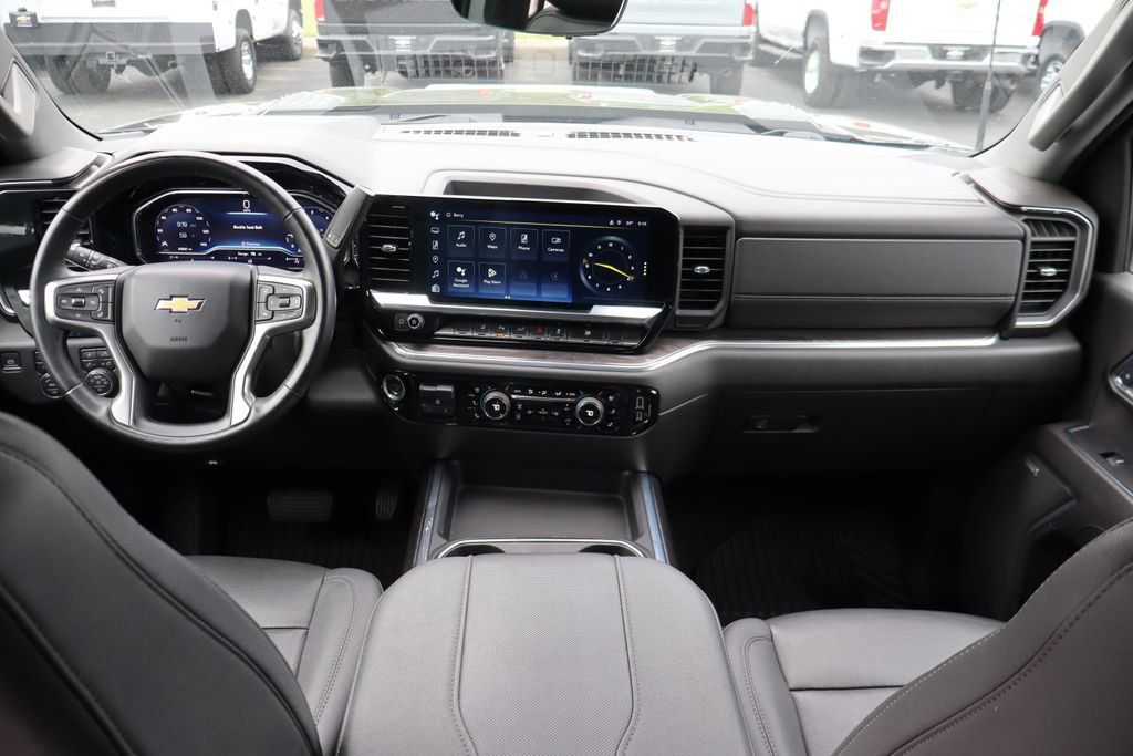 Used 2024 Chevrolet Silverado 2500 LTZ w/ LTZ Convenience Package AWD/4WD image 14