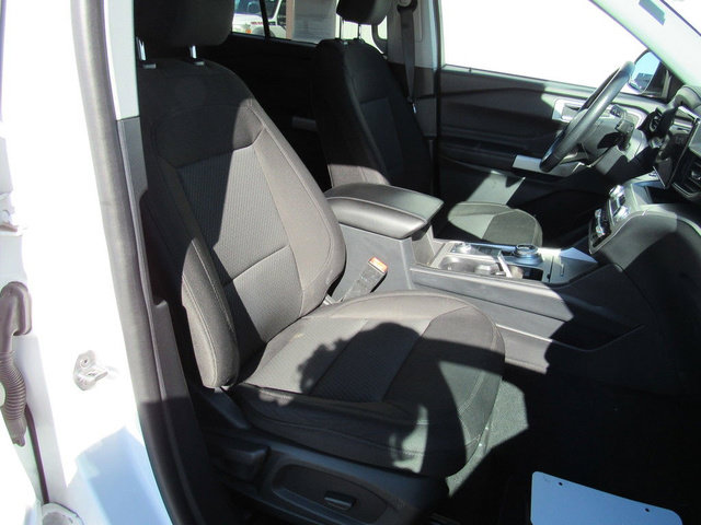 Used 2022 Ford Explorer XLT AWD/4WD image 12