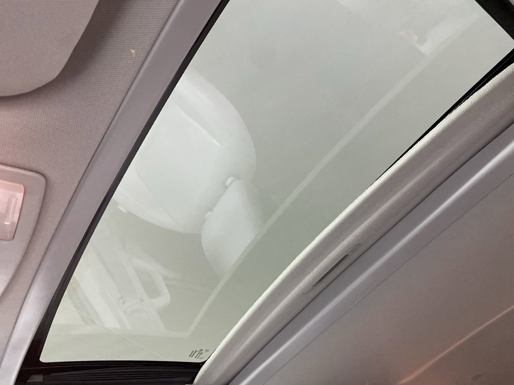 Used 2018 Toyota Sienna XLE w/ XLE Navigation Package image 14