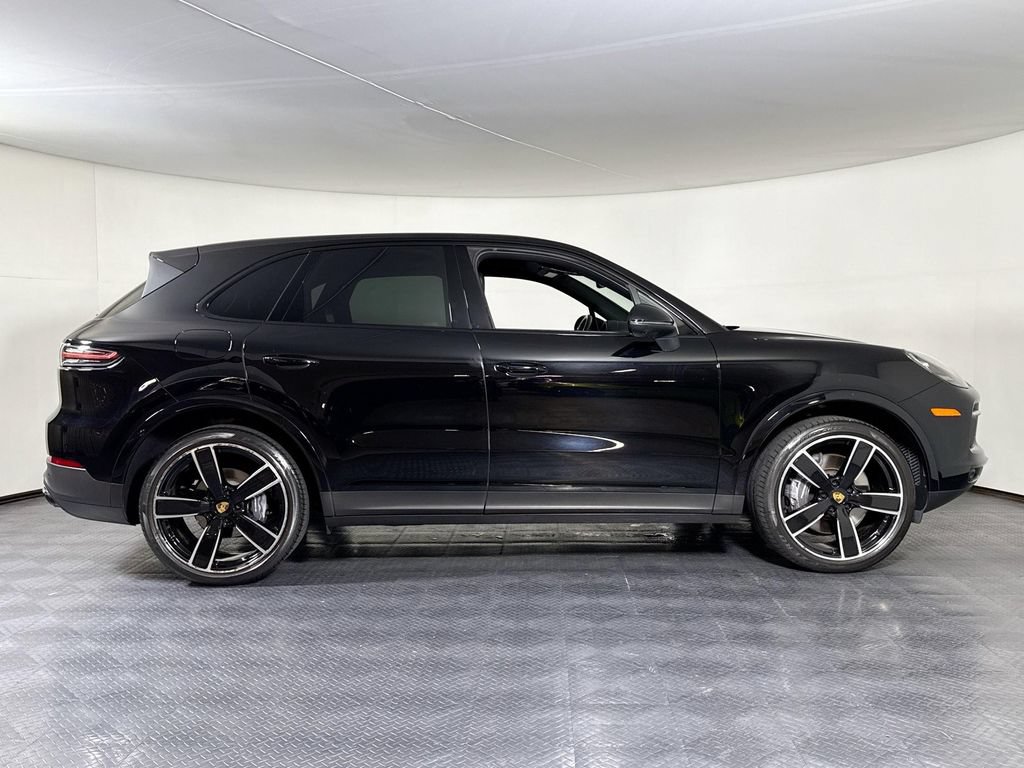 Certified 2023 Porsche Cayenne Platinum Edition AWD/4WD image 8