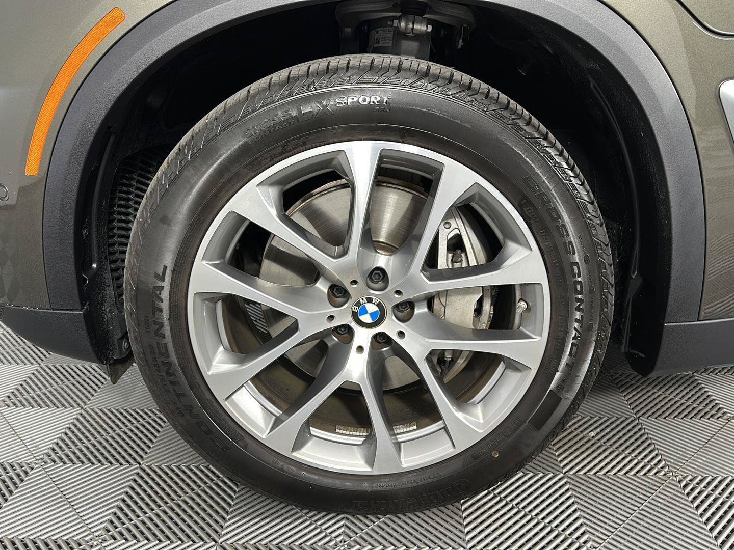 New 2026 BMW X5 xDrive50e w/ Premium Package AWD/4WD image 31