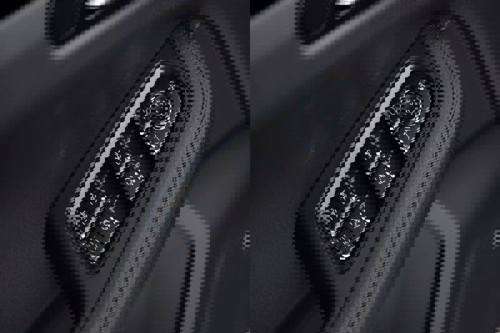 Certified 2025 Porsche Macan image 20