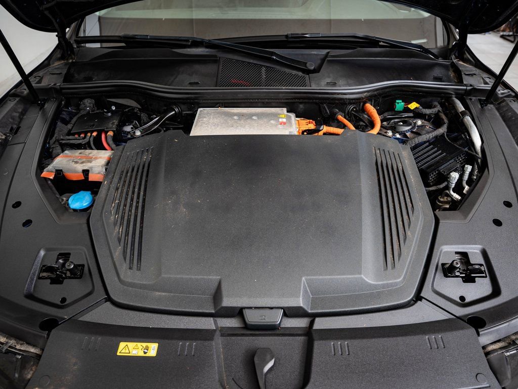 Used 2021 Audi e-tron Premium w/ Convenience Plus Package AWD/4WD image 34