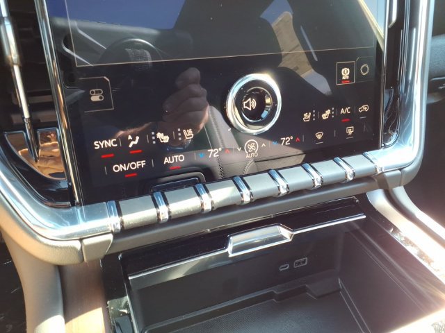 New 2026 GMC Yukon Denali w/ Denali Reserve Package AWD/4WD image 39