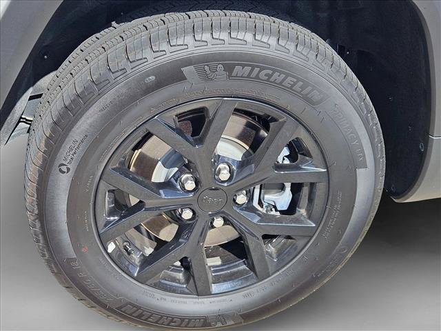 New 2025 Jeep Grand Cherokee L Altitude RWD image 10