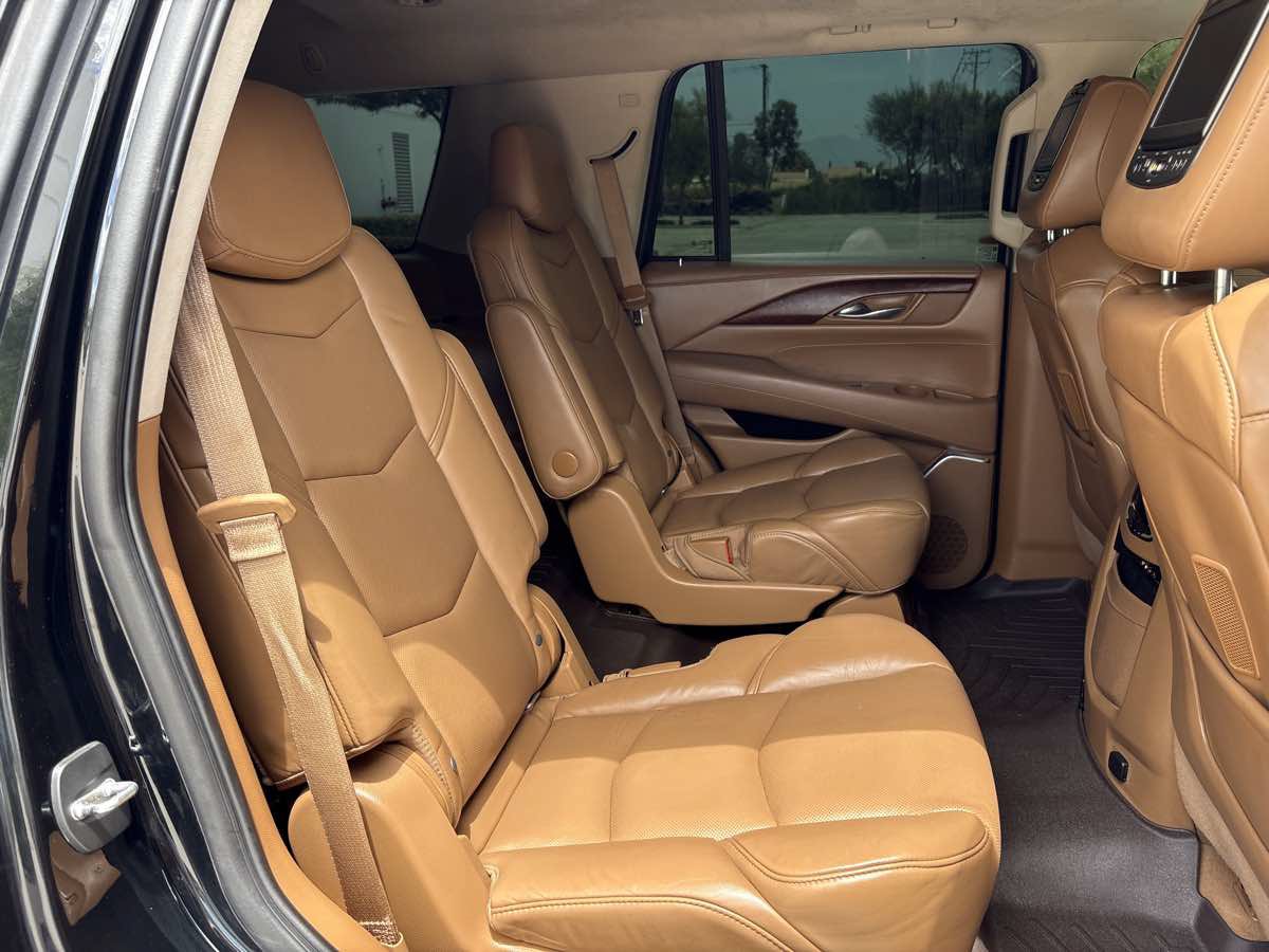 Used 2016 Cadillac Escalade Platinum AWD/4WD image 19