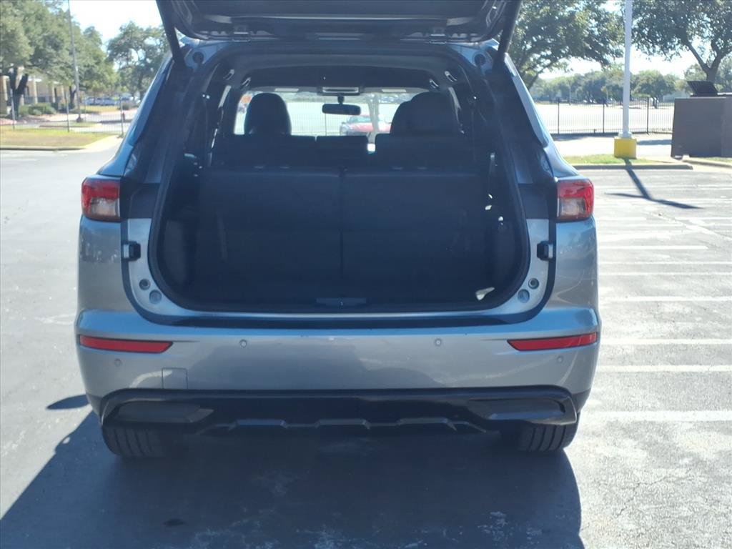 Used 2024 Mitsubishi Outlander SE FWD image 15