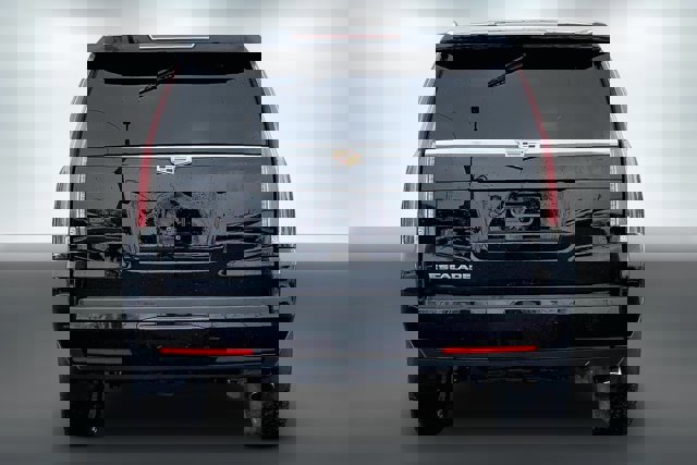 Used 2016 Cadillac Escalade Platinum image 3