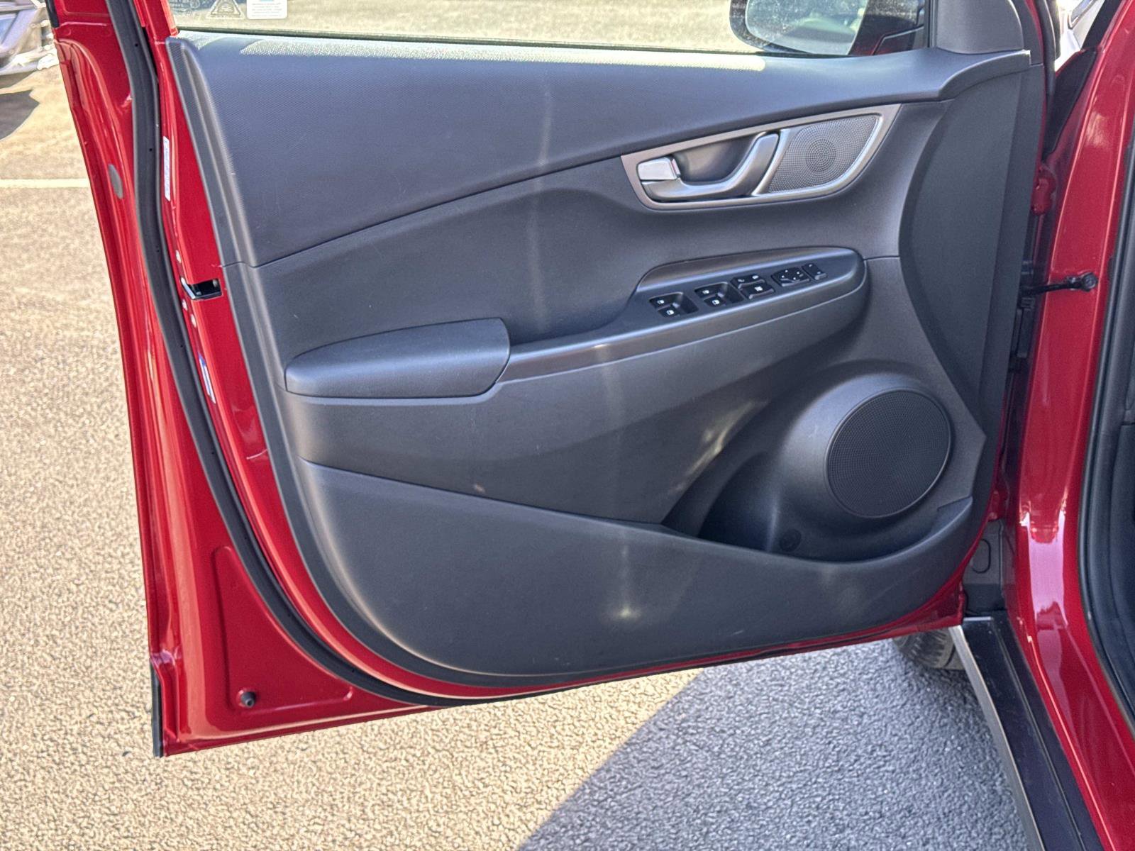 Used 2021 Hyundai Kona SEL image 17