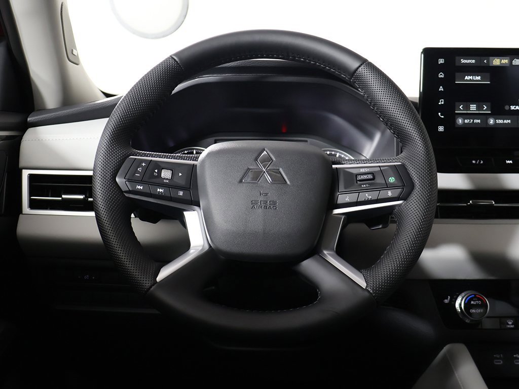 New 2025 Mitsubishi Outlander SE image 39