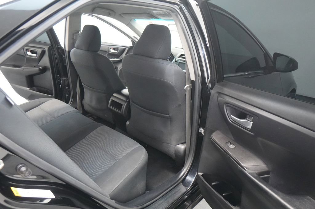 Used 2017 Toyota Camry LE FWD image 22