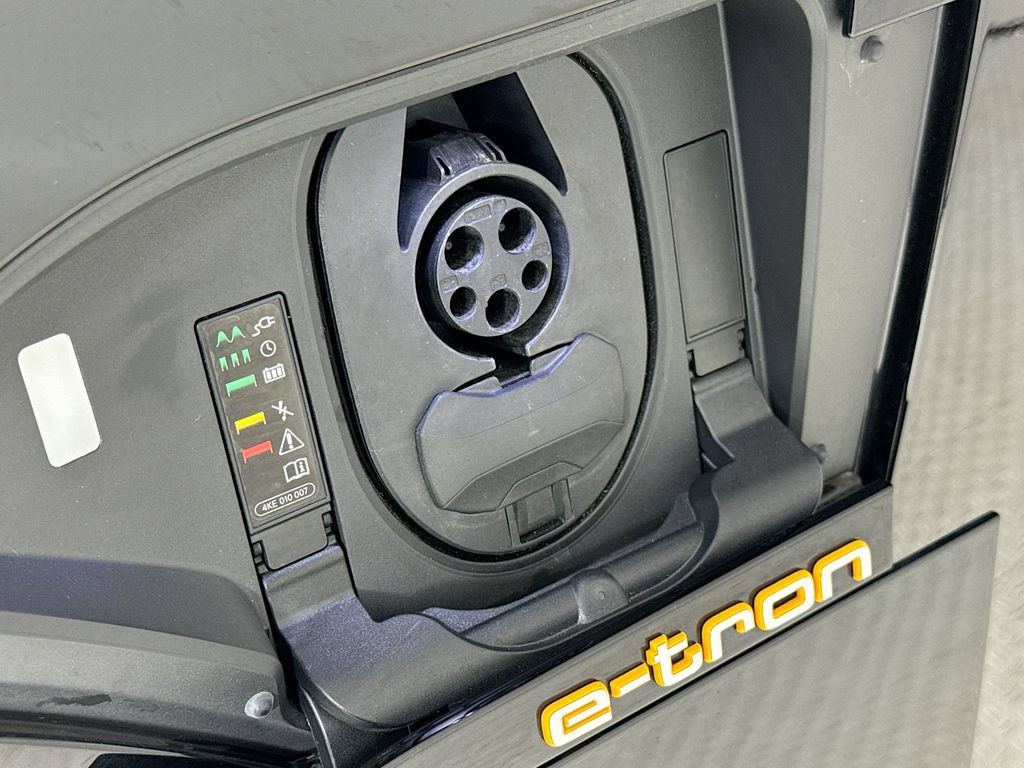 Used 2021 Audi e-tron Premium w/ Convenience Plus Package AWD/4WD image 25