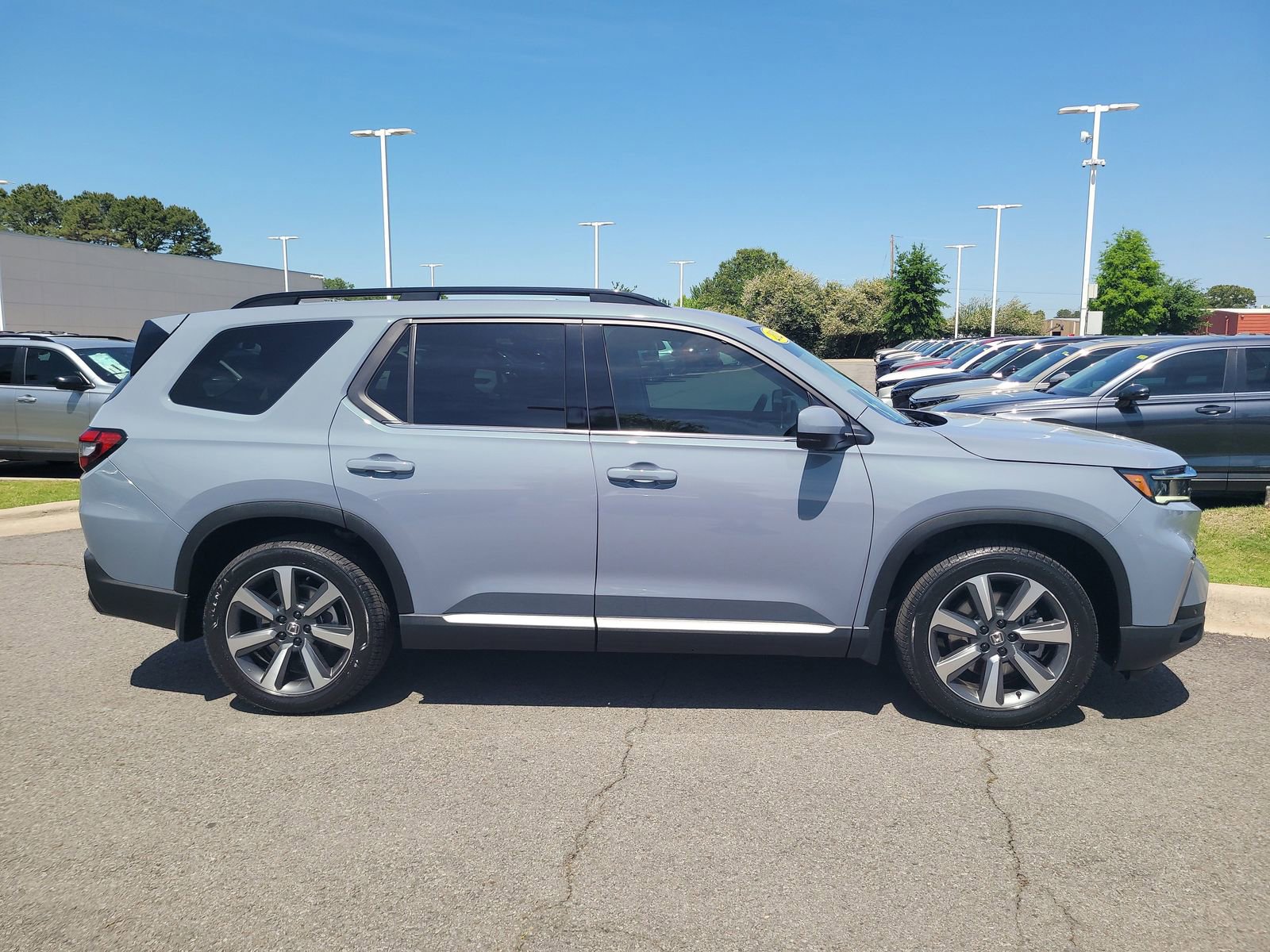Certified 2025 Honda Pilot Elite image 2