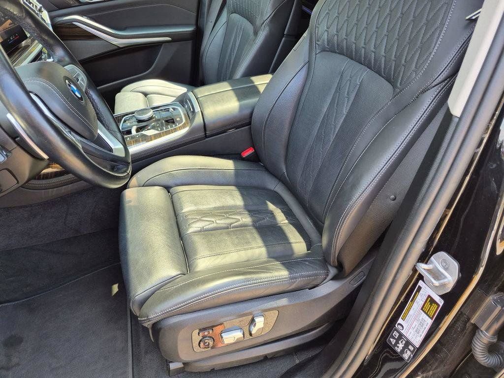 Used 2025 BMW X7 xDrive40i AWD/4WD image 30