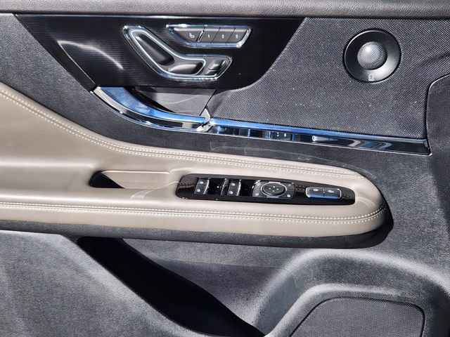 New 2025 Lincoln Corsair Reserve w/ Equipment Group 202A AWD/4WD image 9