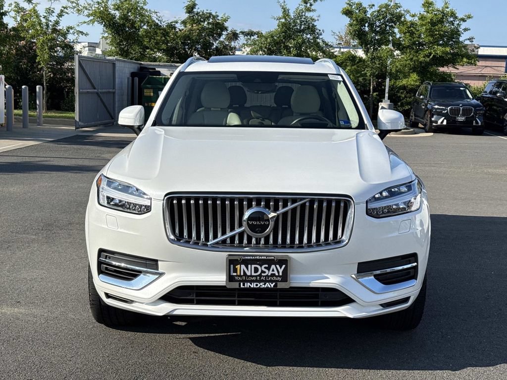 Used 2022 Volvo XC90 T8 Inscription w/ Lounge Package AWD/4WD image 7