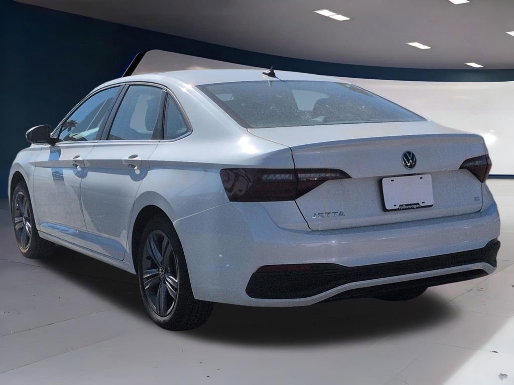 Used 2023 Volkswagen Jetta SE w/ Panoramic Sunroof Package image 5