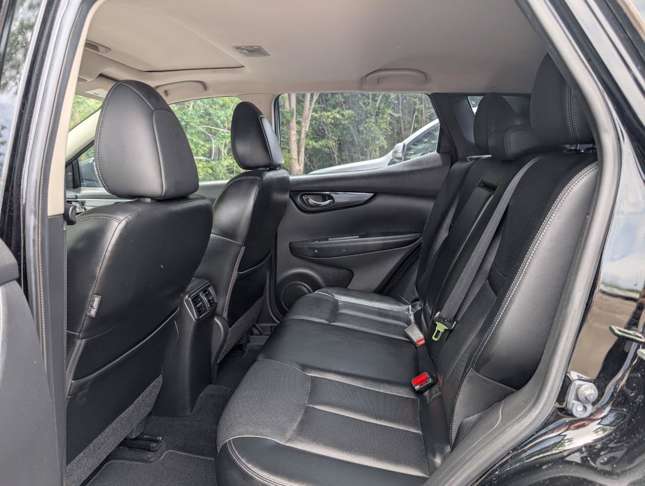 Used 2018 Nissan Rogue Sport SL w/ SL Premium Package FWD image 18