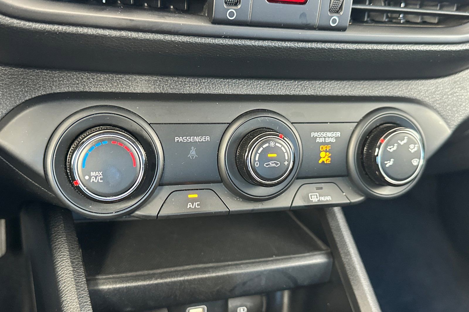 Used 2024 Kia Forte LXS FWD image 27