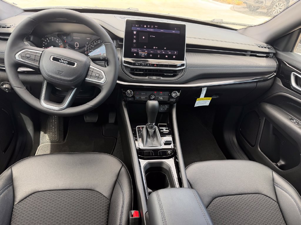 New 2026 Jeep Compass Latitude AWD/4WD image 10