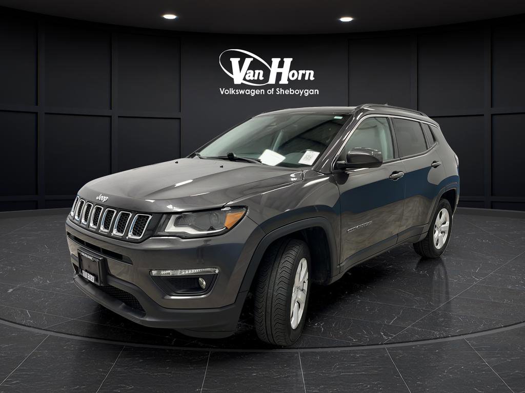 Used 2018 Jeep Compass Latitude w/ Popular Equipment Group AWD/4WD image 3