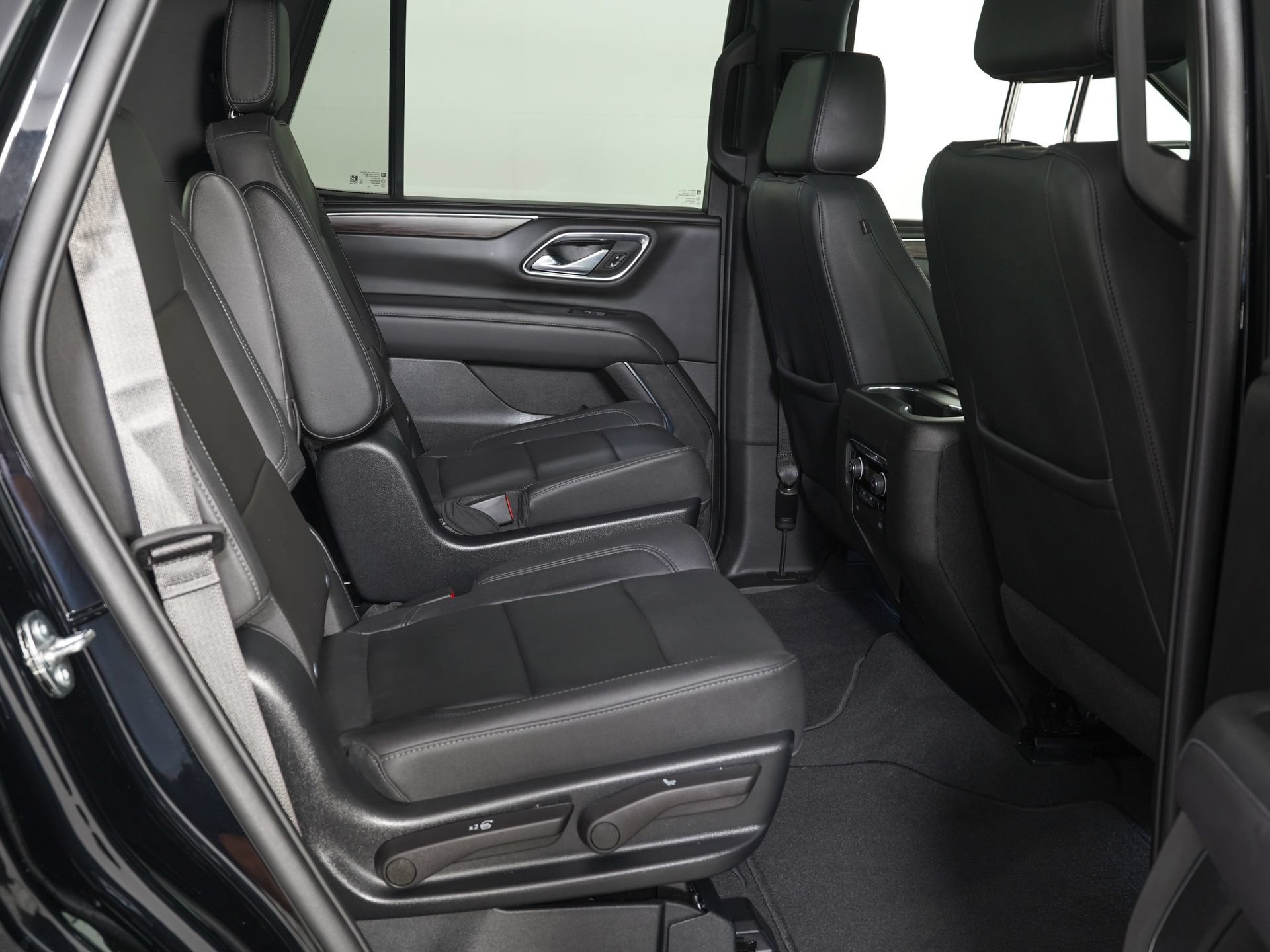 Used 2023 Chevrolet Tahoe LT w/ Luxury Package AWD/4WD image 9