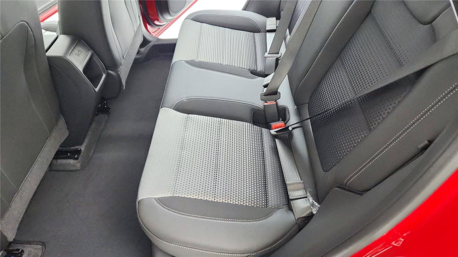 Used 2026 Chevrolet Trax LT w/ LT Convenience Package FWD image 13