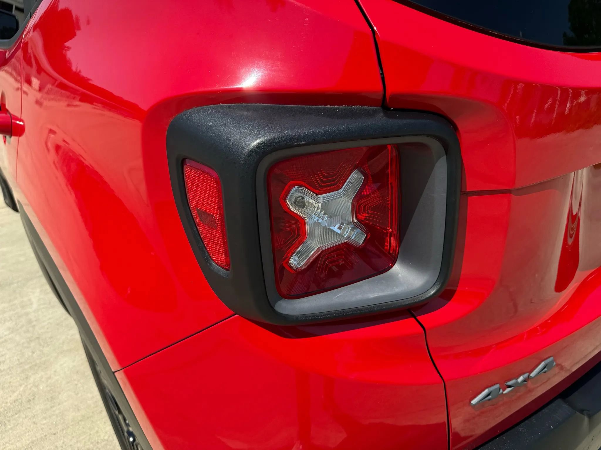 Used 2016 Jeep Renegade Trailhawk image 12