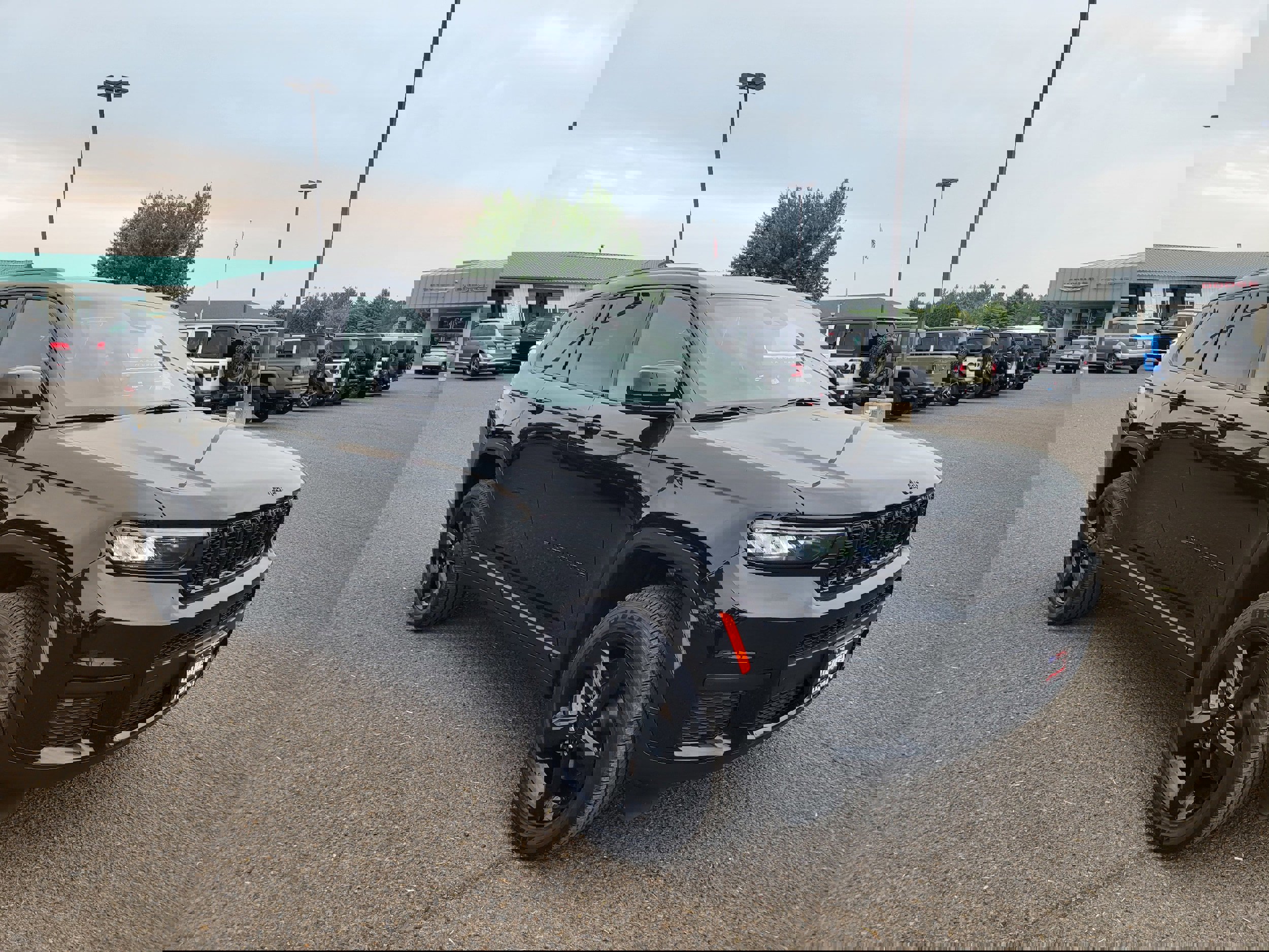 New 2025 Jeep Grand Cherokee L Altitude