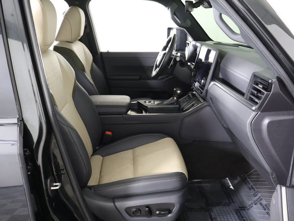 Used 2024 Lexus GX 550 image 35